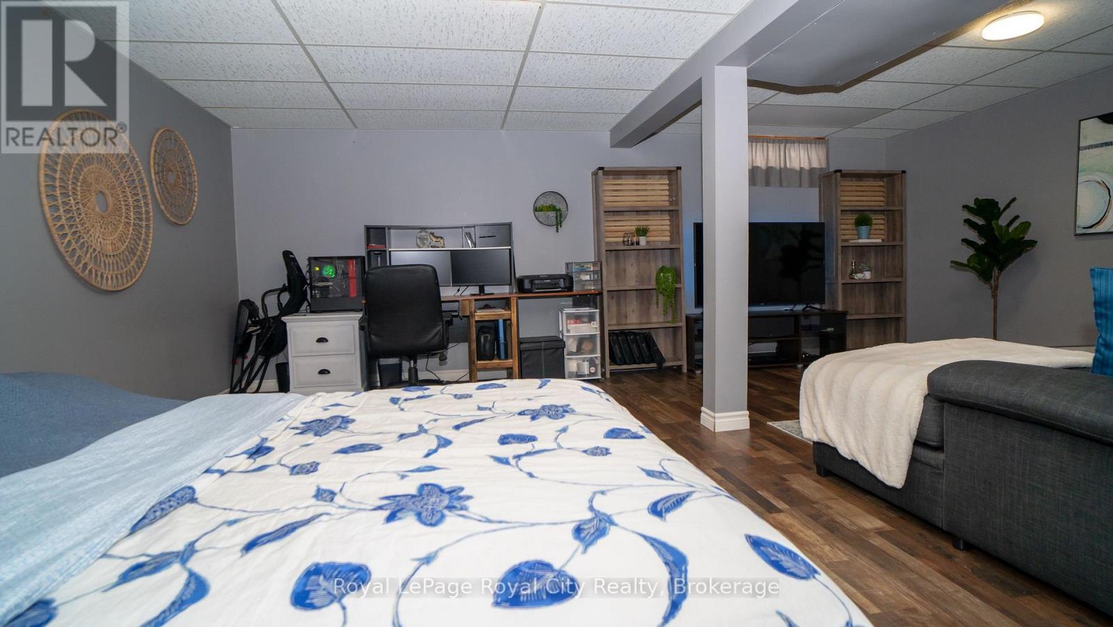 300 Strathallan Street, Centre Wellington, Ontario  N1M 3L5 - Photo 23 - X12086731