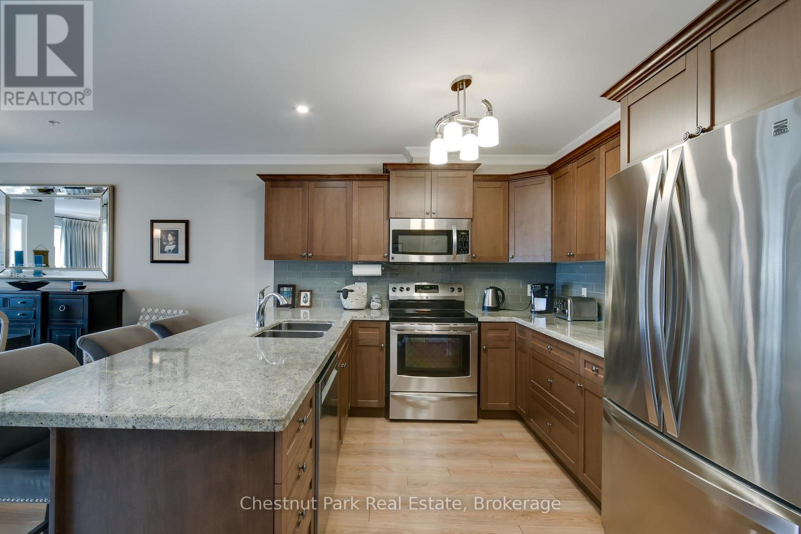 412 - 10-B Kimberley Avenue, Bracebridge, Ontario  P1L 0A6 - Photo 5 - X12086736