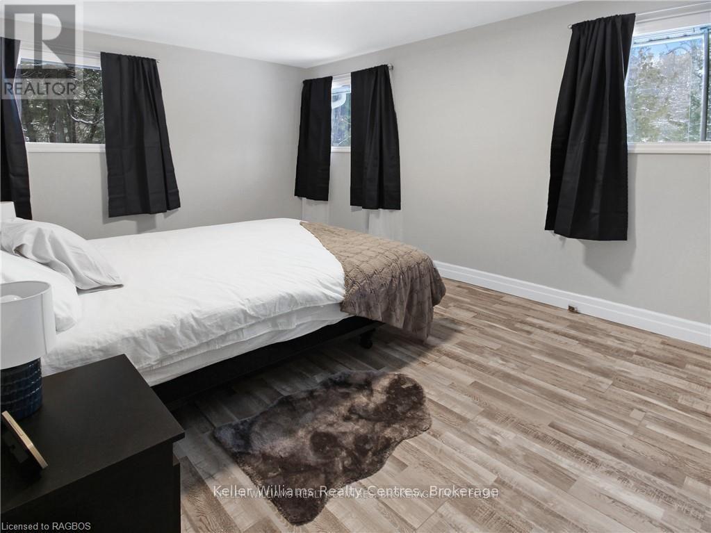 4 Lakefield Avenue, South Bruce Peninsula, Ontario  N0H 2T0 - Photo 15 - X12086753