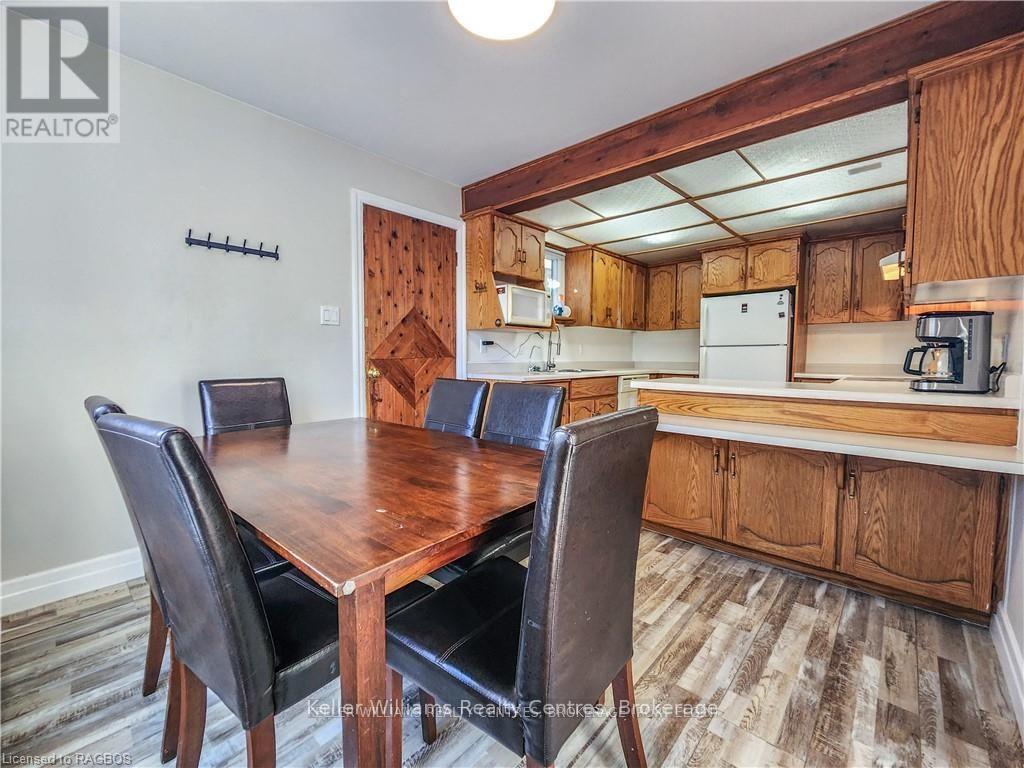 4 Lakefield Avenue, South Bruce Peninsula, Ontario  N0H 2T0 - Photo 16 - X12086753
