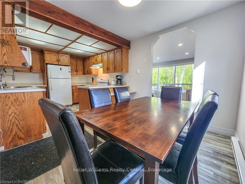 4 Lakefield Avenue, South Bruce Peninsula, Ontario  N0H 2T0 - Photo 20 - X12086753