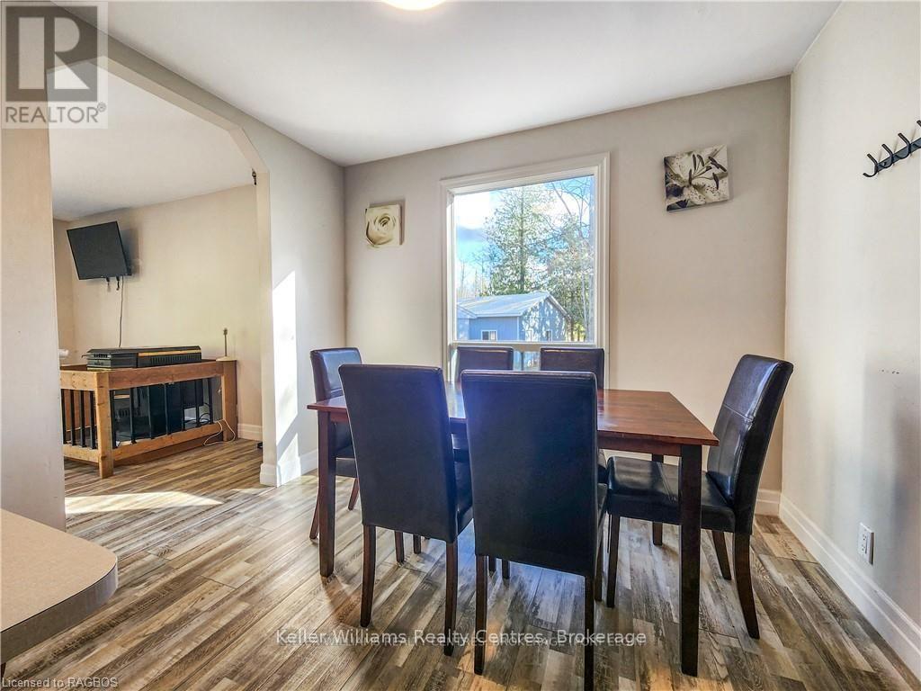 4 Lakefield Avenue, South Bruce Peninsula, Ontario  N0H 2T0 - Photo 21 - X12086753