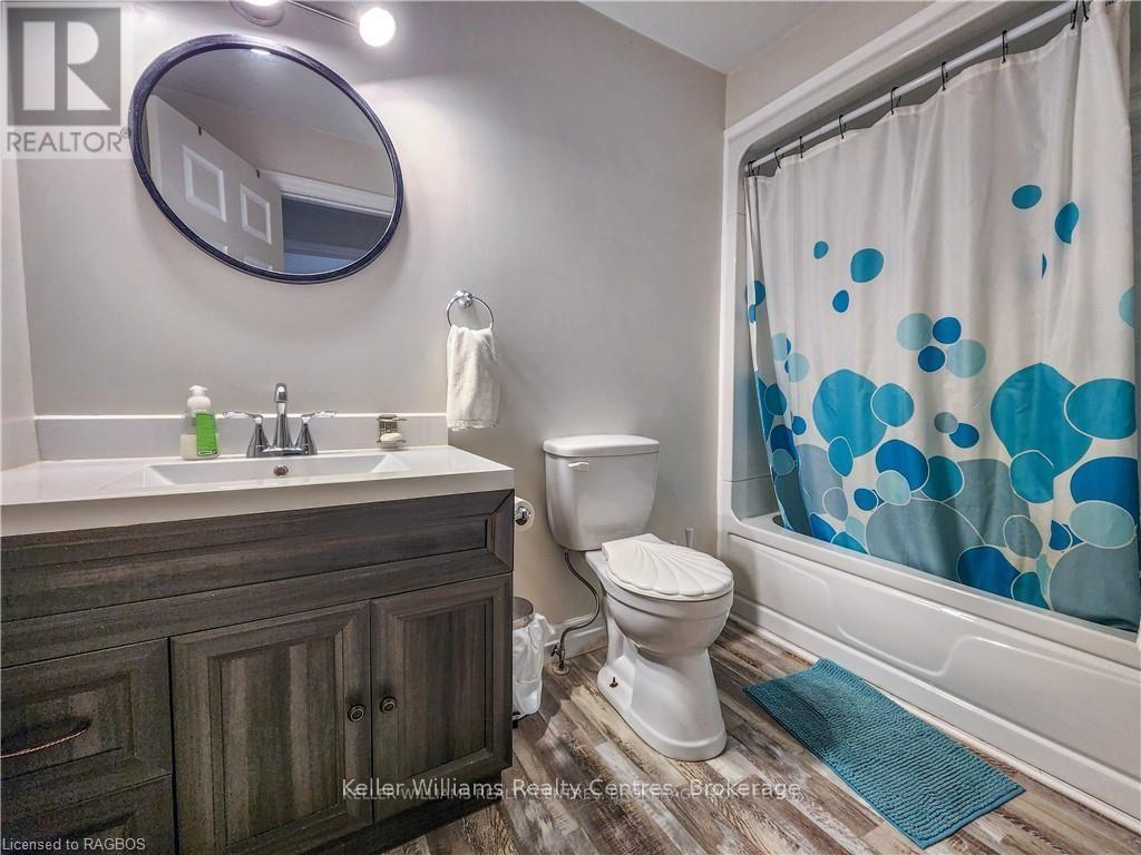 4 Lakefield Avenue, South Bruce Peninsula, Ontario  N0H 2T0 - Photo 23 - X12086753
