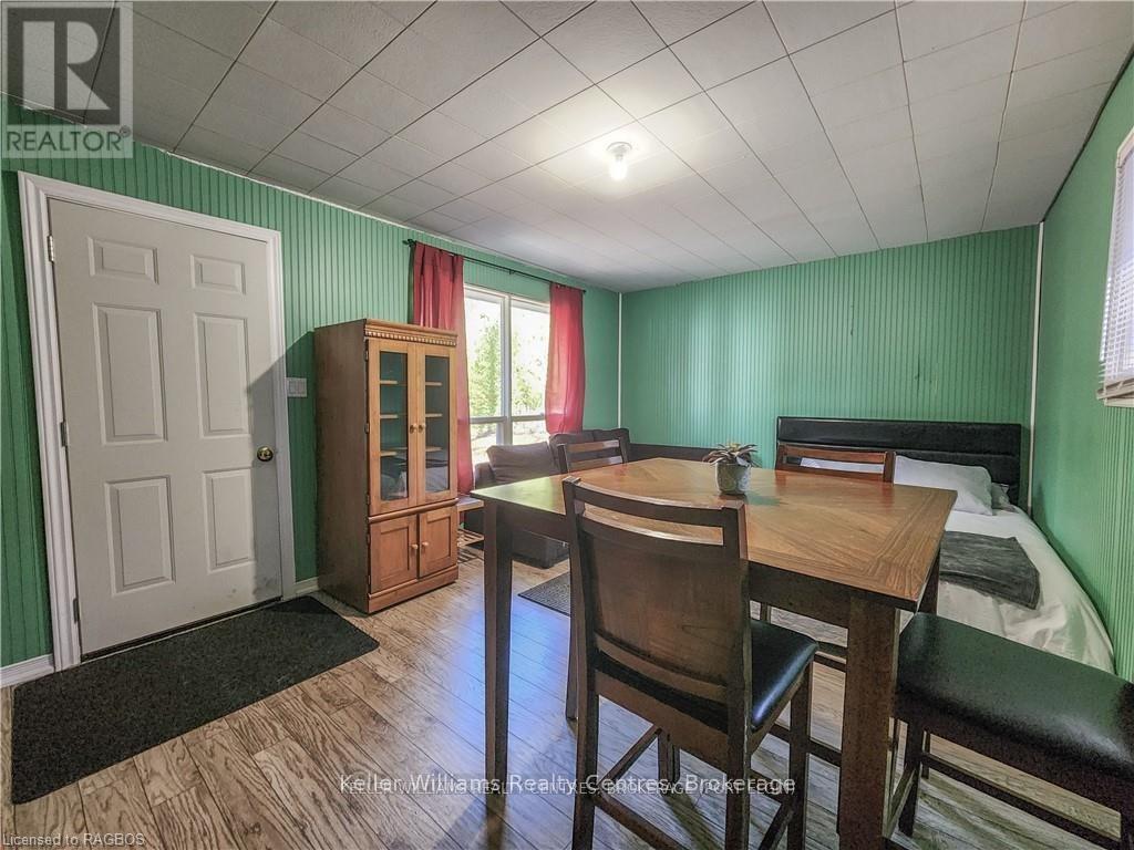 4 Lakefield Avenue, South Bruce Peninsula, Ontario  N0H 2T0 - Photo 27 - X12086753