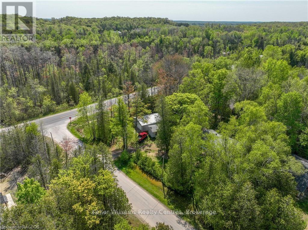 4 Lakefield Avenue, South Bruce Peninsula, Ontario  N0H 2T0 - Photo 28 - X12086753