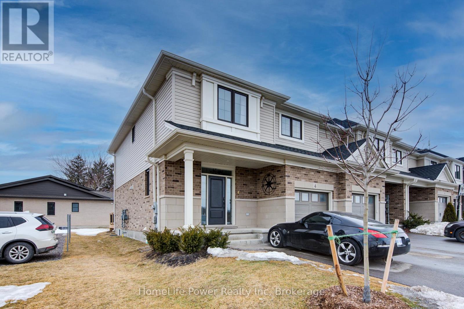 4 Braun Avenue, Tillsonburg, Ontario  N4G 0K5 - Photo 2 - X12086853