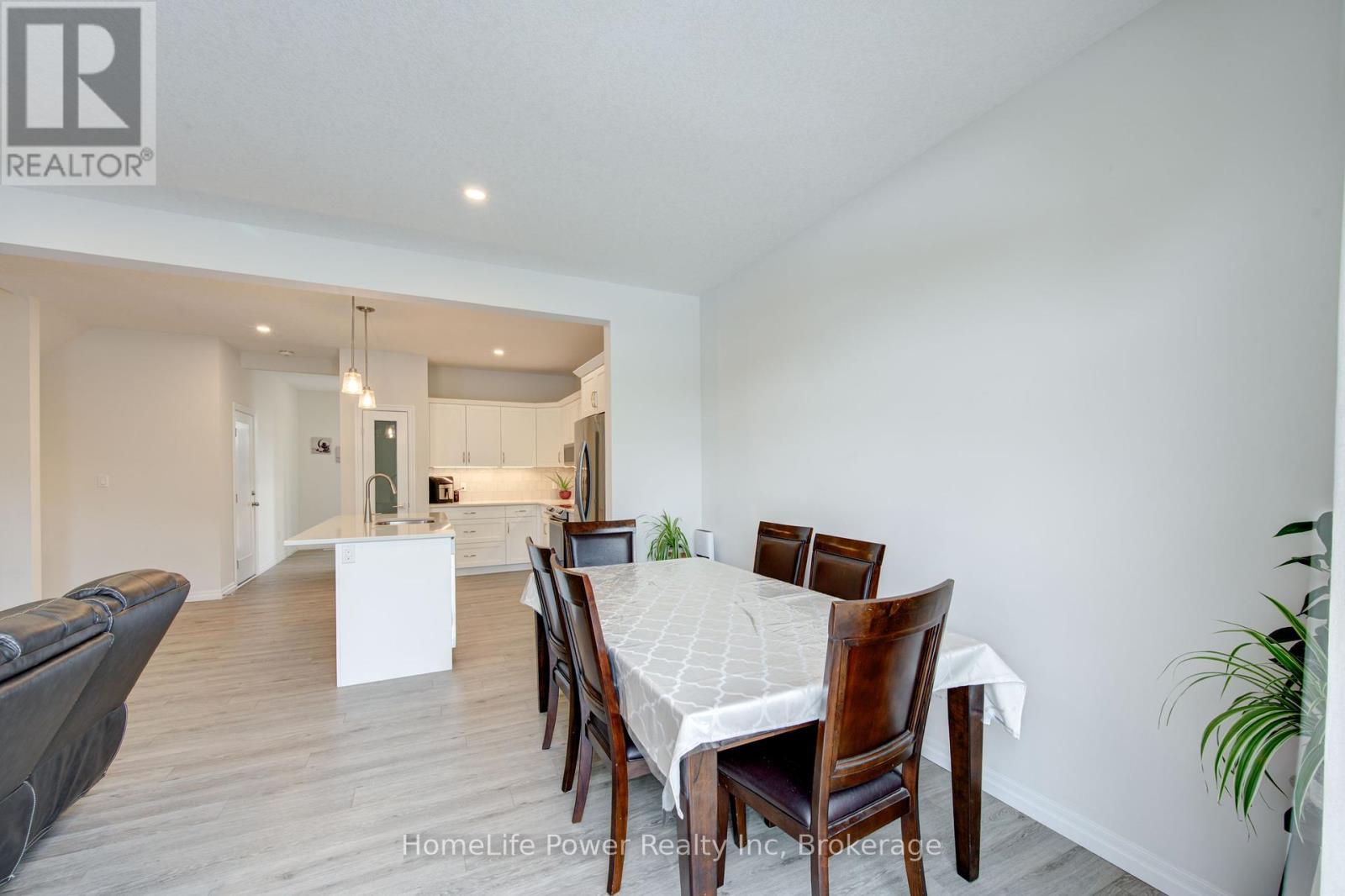 4 Braun Avenue, Tillsonburg, Ontario  N4G 0K5 - Photo 22 - X12086853
