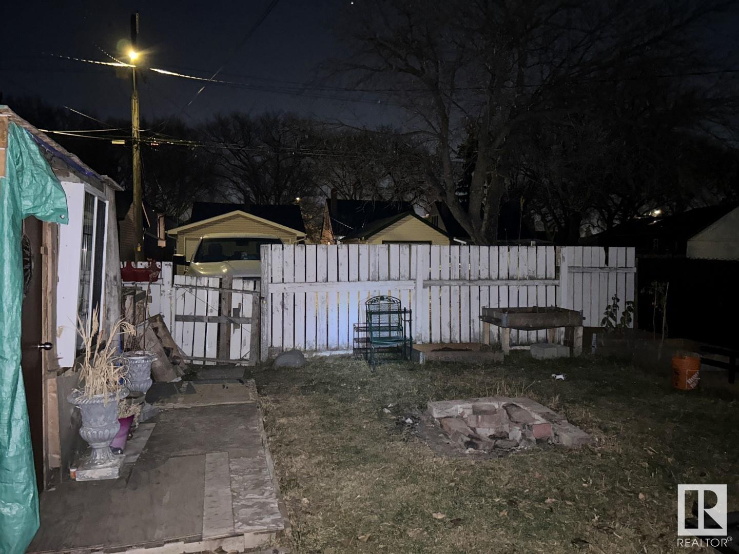 11245 89 St Nw, Edmonton, Alberta  T5B 3T3 - Photo 9 - E4421225
