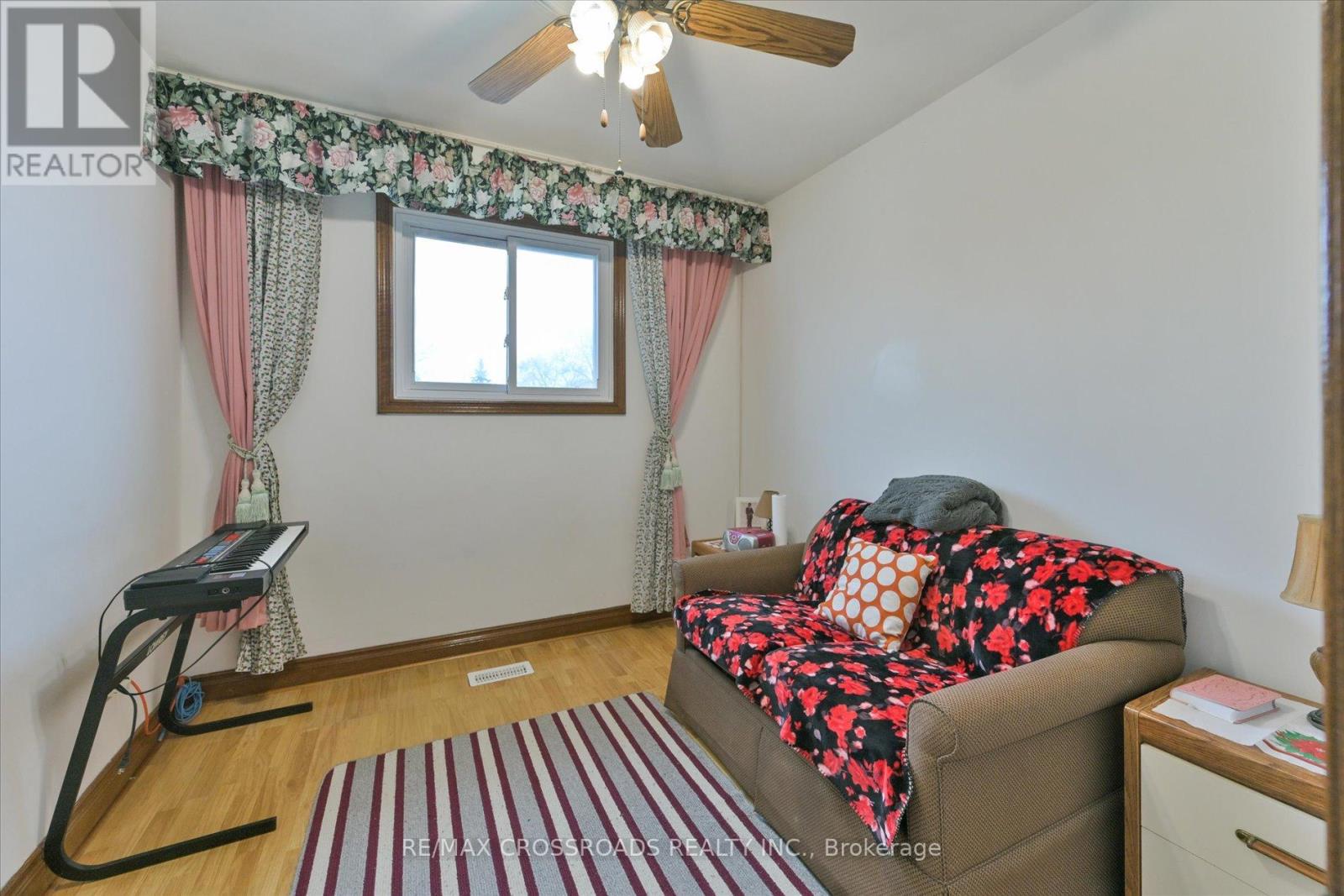 48 Phillip Avenue, Toronto (Birchcliffe-Cliffside), Ontario  M1N 3P9 - Photo 11 - E12086726
