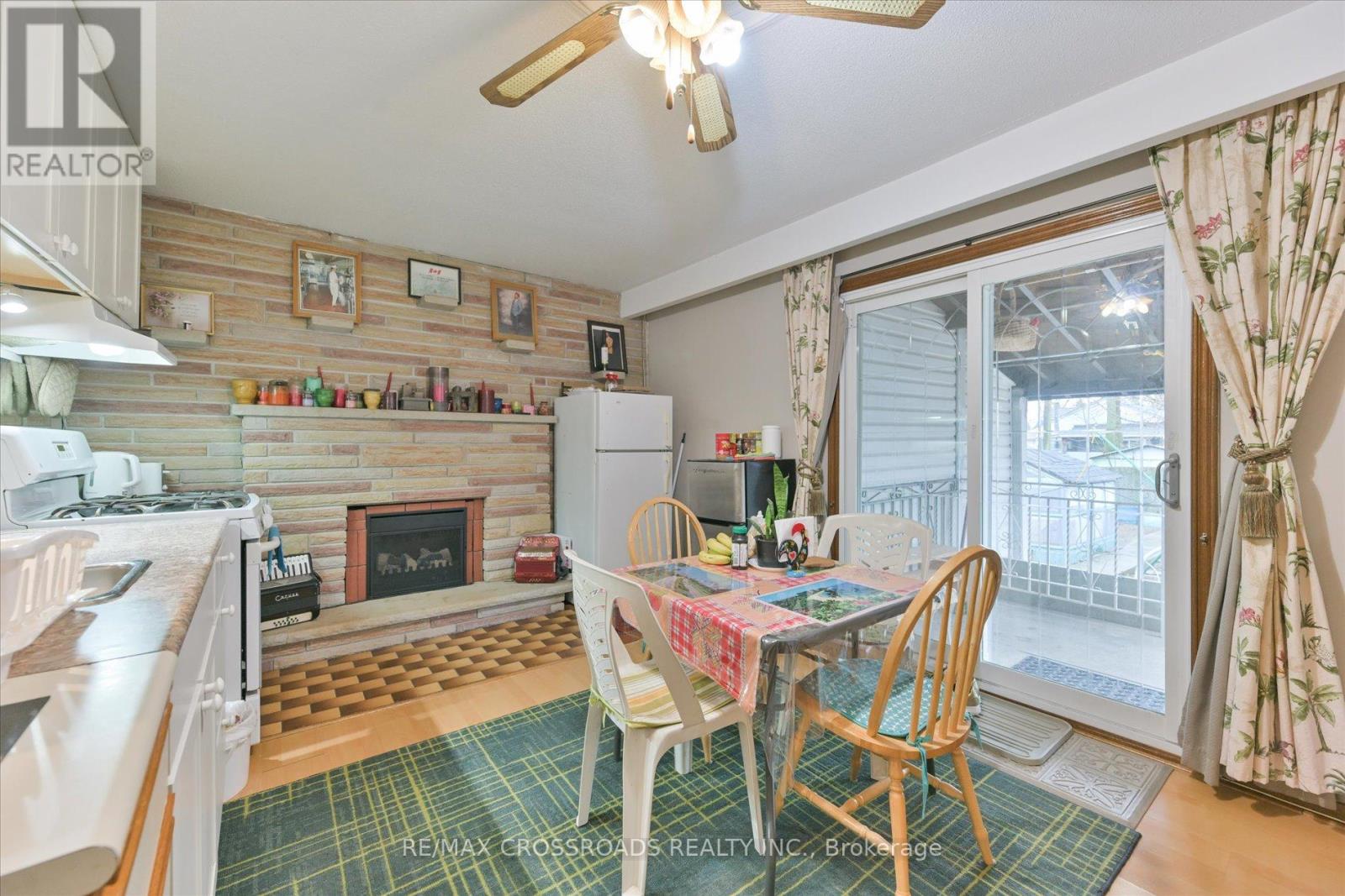 48 Phillip Avenue, Toronto (Birchcliffe-Cliffside), Ontario  M1N 3P9 - Photo 14 - E12086726