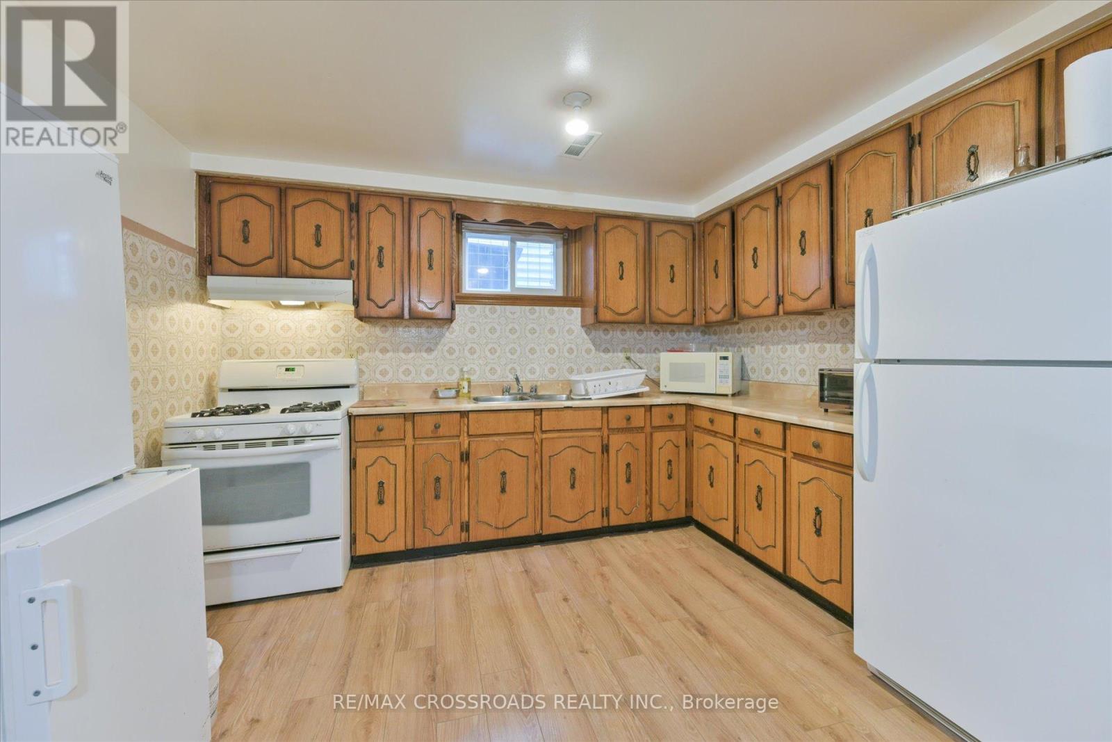 48 Phillip Avenue, Toronto (Birchcliffe-Cliffside), Ontario  M1N 3P9 - Photo 19 - E12086726