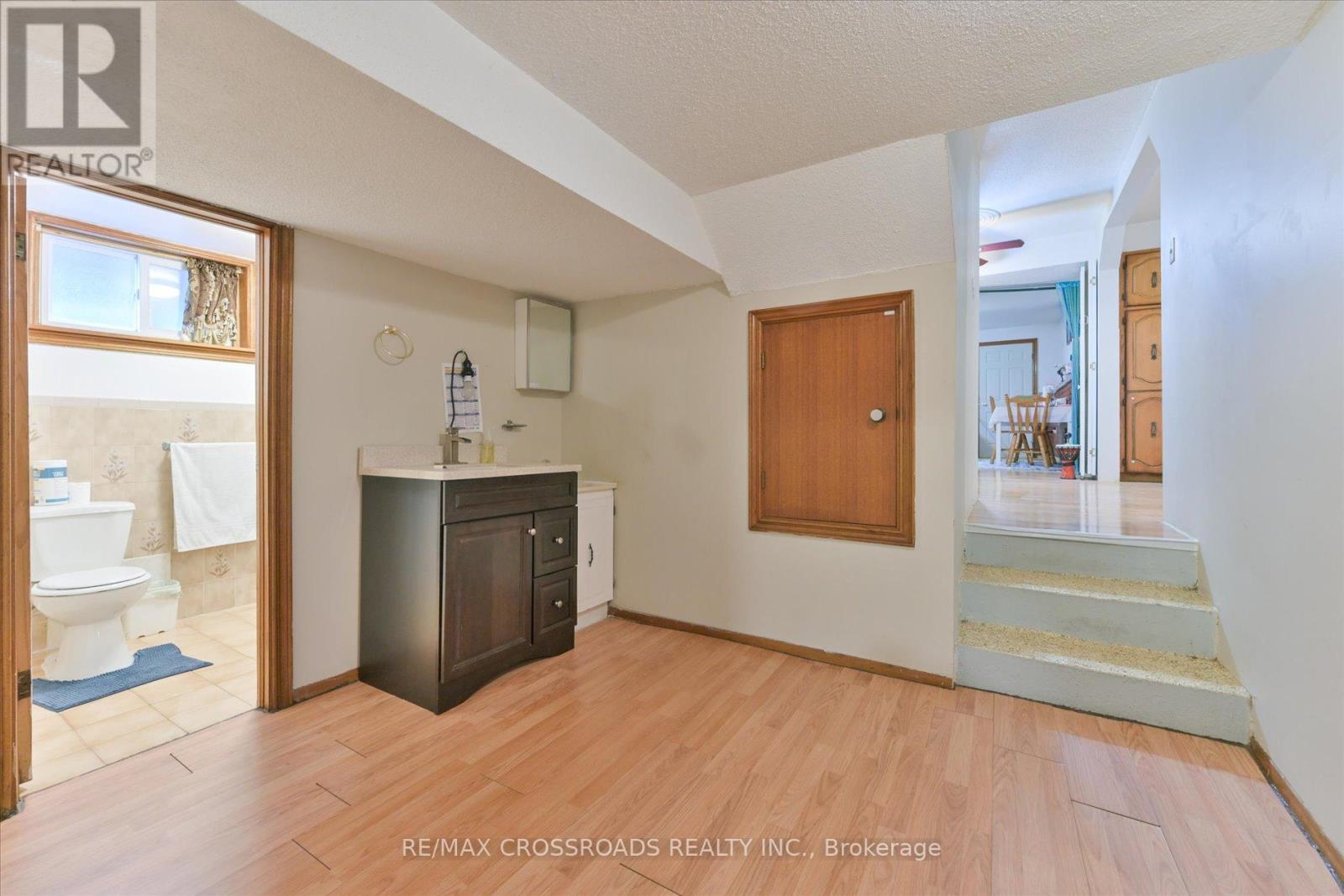 48 Phillip Avenue, Toronto (Birchcliffe-Cliffside), Ontario  M1N 3P9 - Photo 23 - E12086726