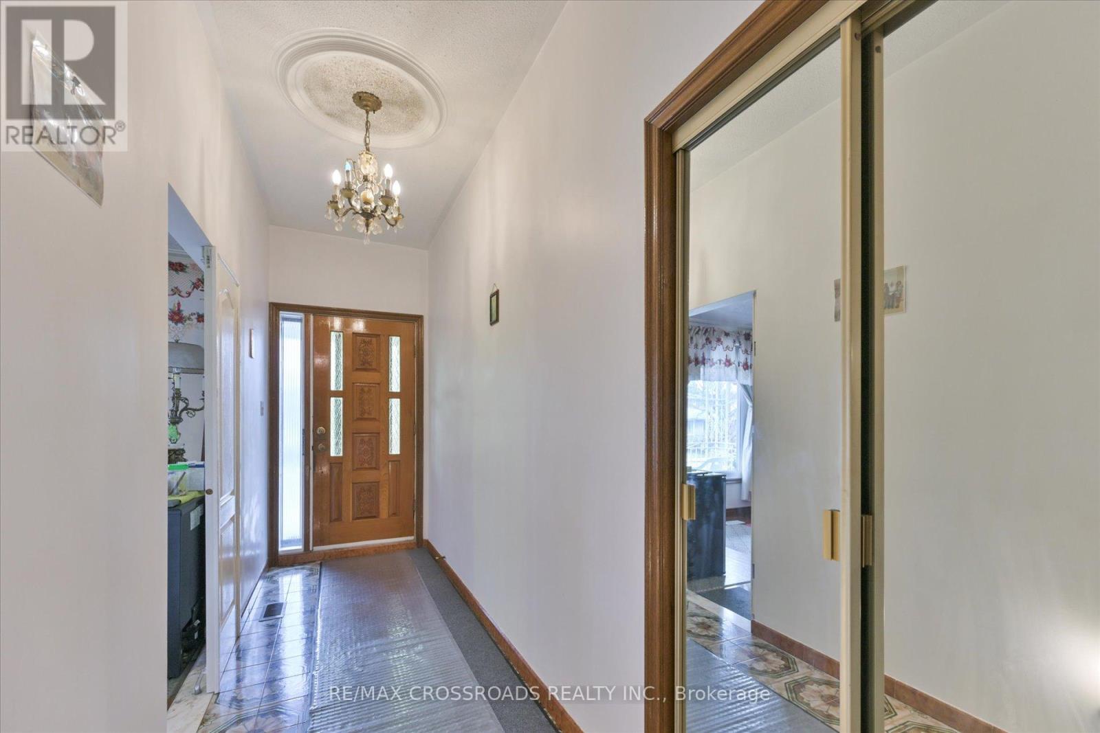 48 Phillip Avenue, Toronto (Birchcliffe-Cliffside), Ontario  M1N 3P9 - Photo 5 - E12086726