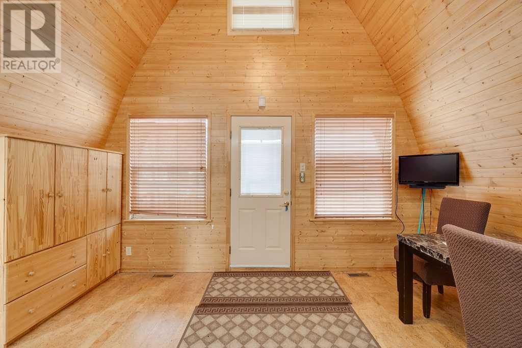 Property at 5039 52 Street image 4