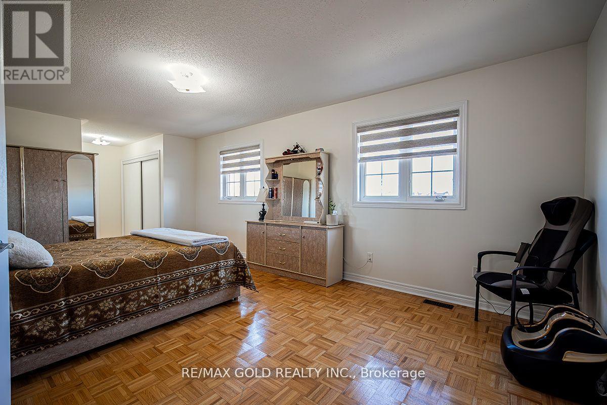 17 Yellow Pine Road, Brampton, Ontario  L6P 2E4 - Photo 21 - W12086798