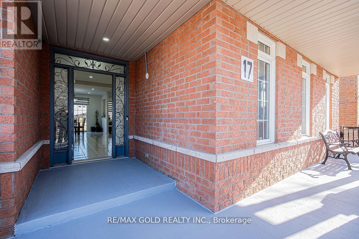 17 Yellow Pine Road, Brampton, Ontario  L6P 2E4 - Photo 4 - W12086798