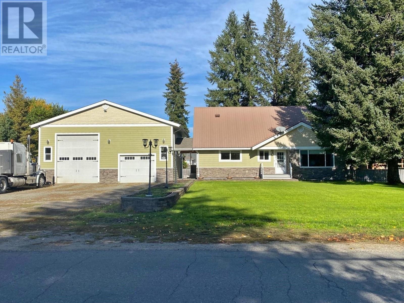 371 DEEJAY Road, Barriere, British Columbia