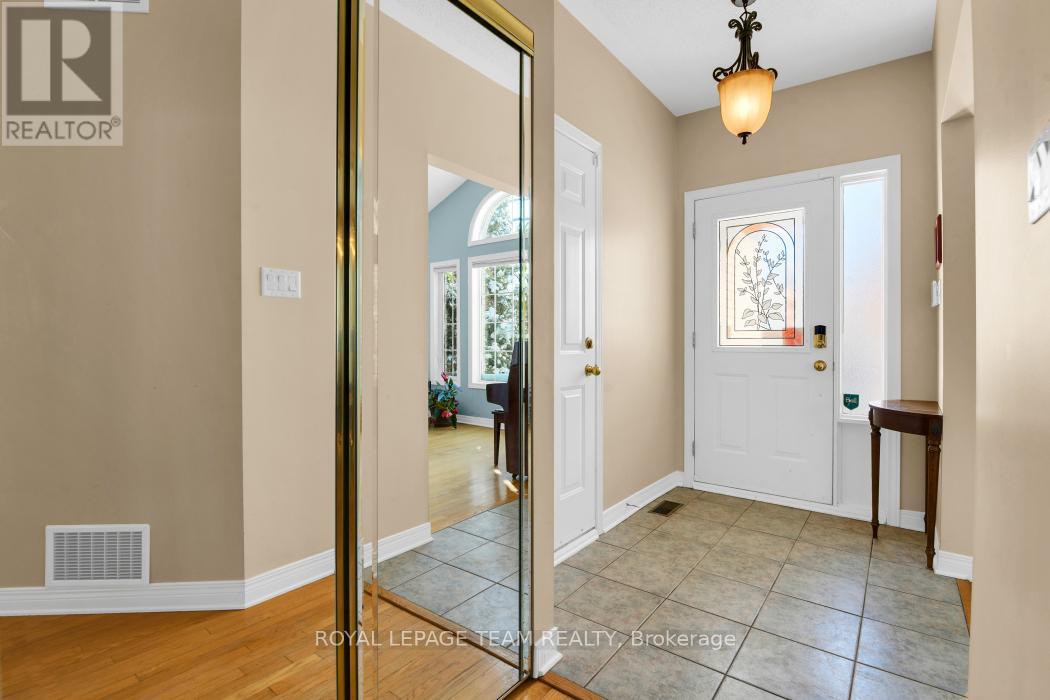Property at 1581 BELLETERRE STREET image 3