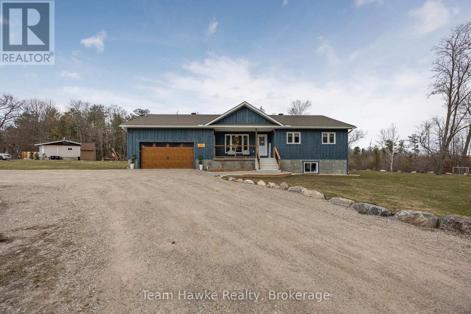 Property at 203 ROBERT STREET W image 3
