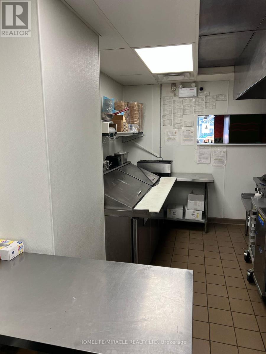 349 Princess Street, Kingston, Ontario  K7L 1B7 - Photo 14 - X12085639