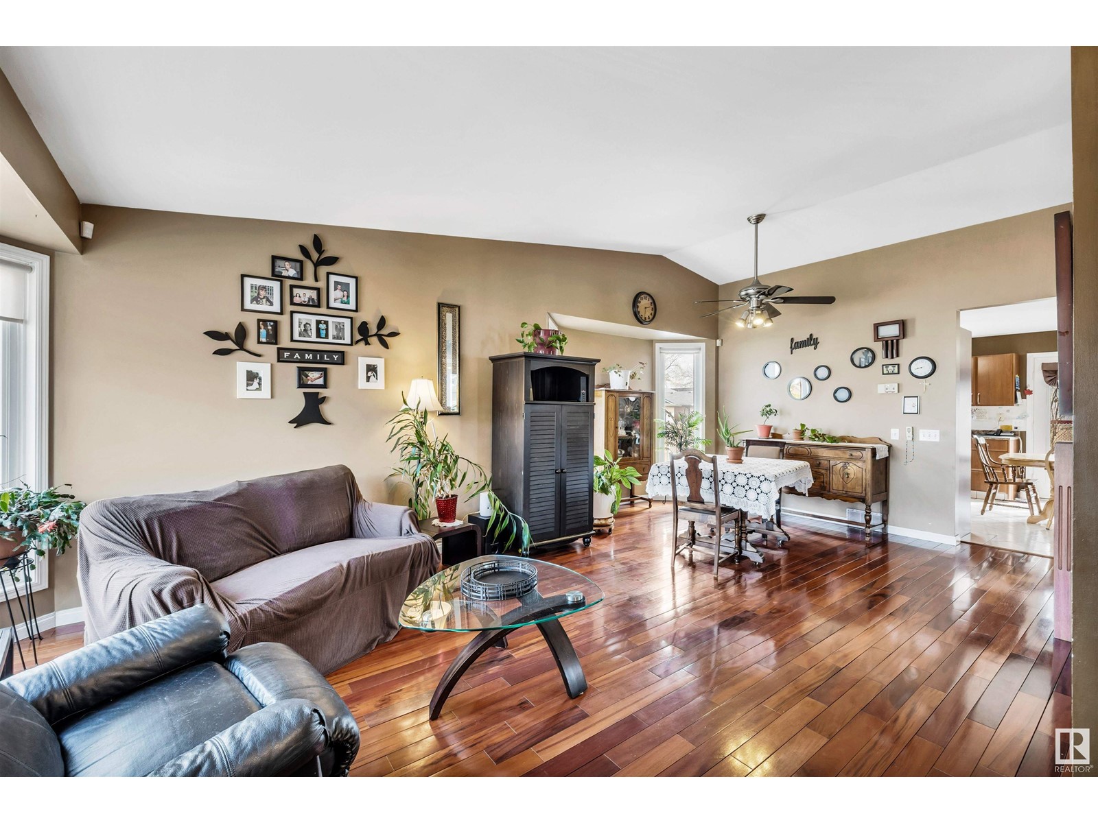 Property at 3705 131A AV NW image 5
