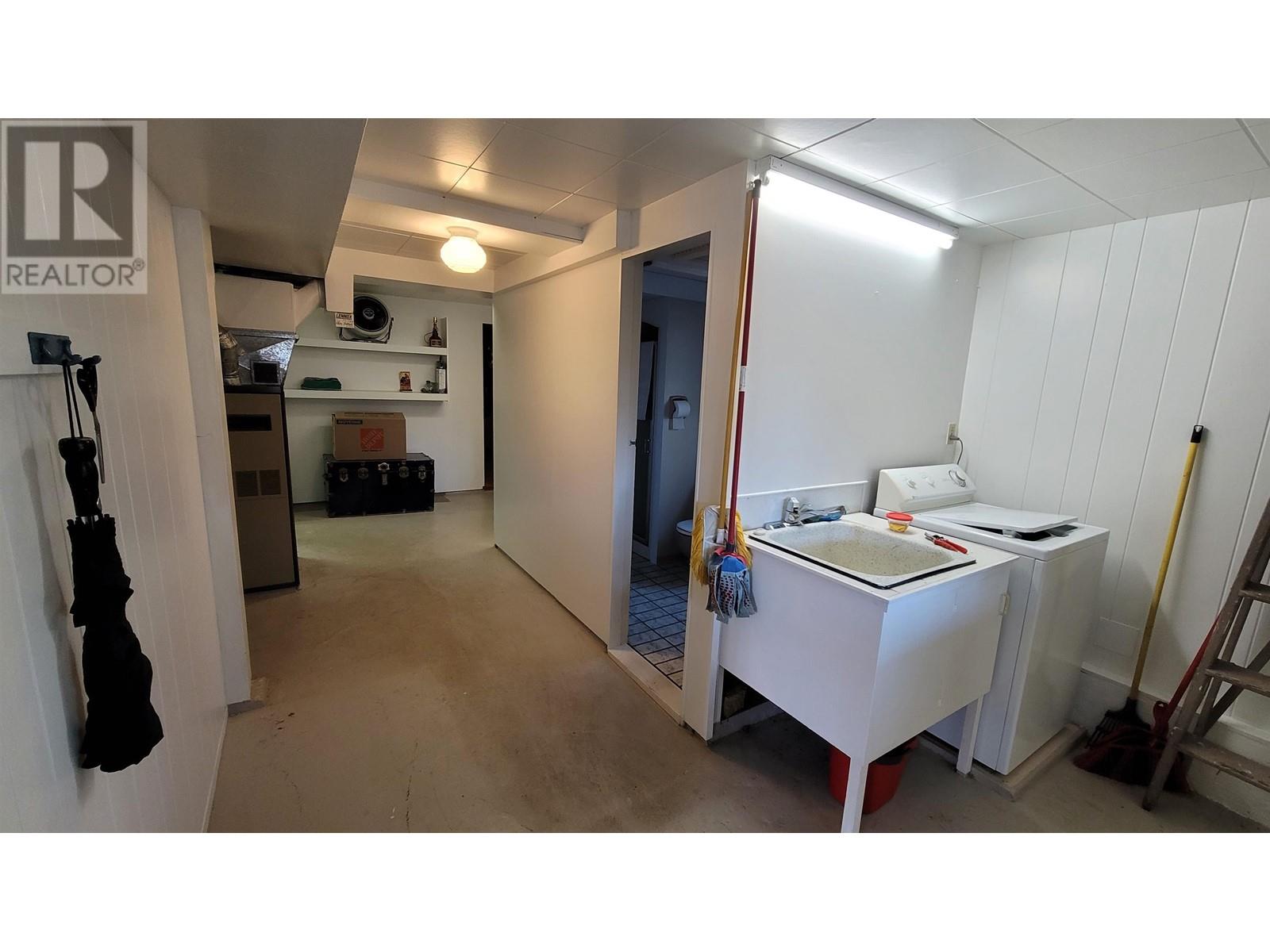 Listing Picture 25 of 35 : 4320 COLLINGWOOD STREET, Vancouver / 溫哥華 - 魯藝地產 Yvonne Lu Group - MLS Medallion Club Member