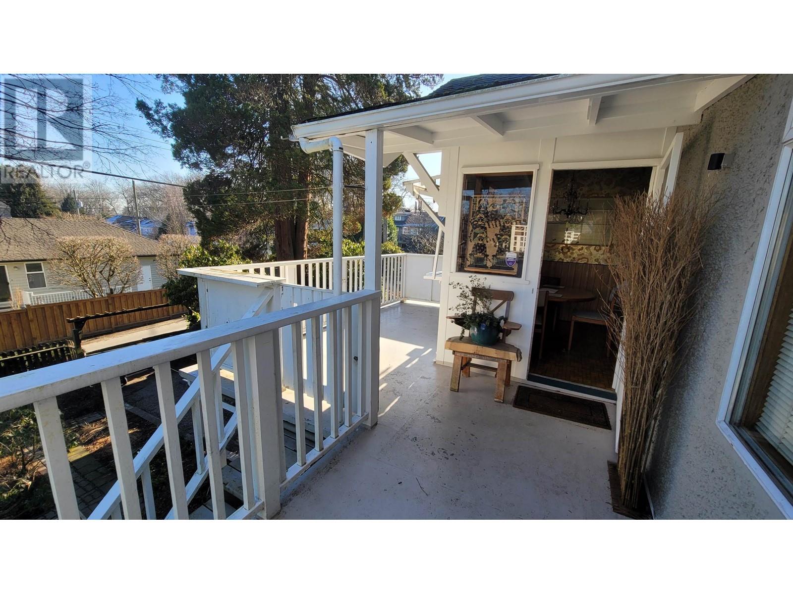 Listing Picture 10 of 35 : 4320 COLLINGWOOD STREET, Vancouver / 溫哥華 - 魯藝地產 Yvonne Lu Group - MLS Medallion Club Member