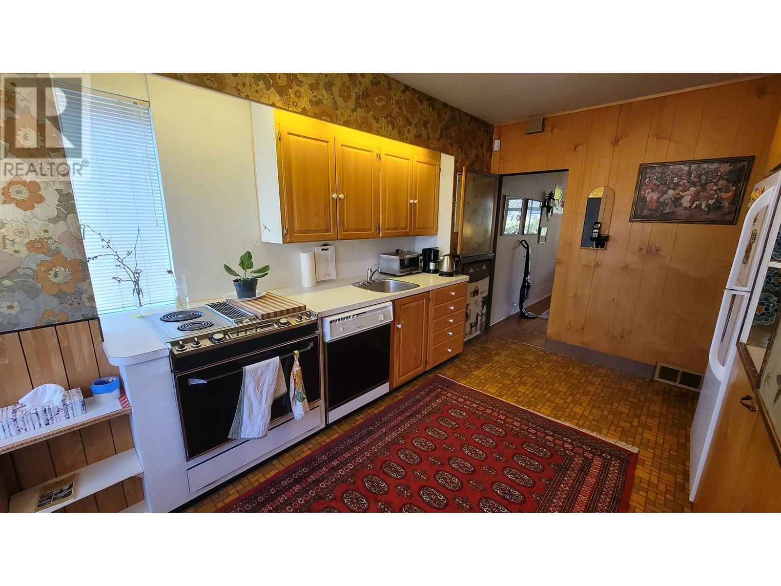 Listing Picture 8 of 35 : 4320 COLLINGWOOD STREET, Vancouver / 溫哥華 - 魯藝地產 Yvonne Lu Group - MLS Medallion Club Member