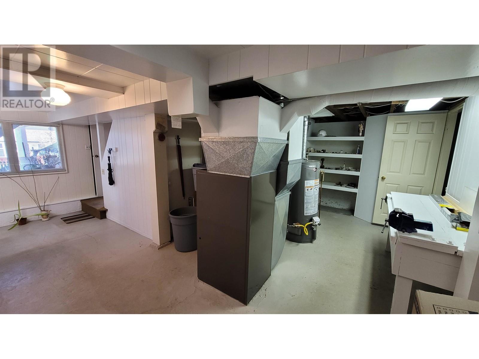 Listing Picture 23 of 35 : 4320 COLLINGWOOD STREET, Vancouver / 溫哥華 - 魯藝地產 Yvonne Lu Group - MLS Medallion Club Member