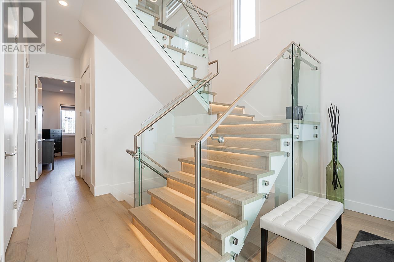Property at 26 HOLDOM AVENUE image 3