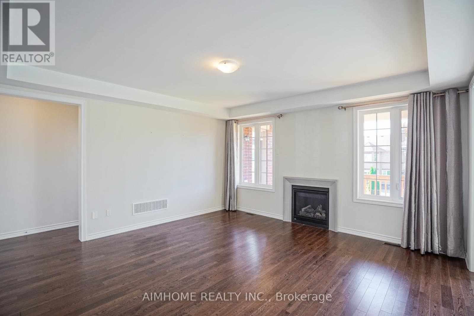 30 Brown Court, Newmarket, Ontario  L3Y 0C7 - Photo 13 - N12086942