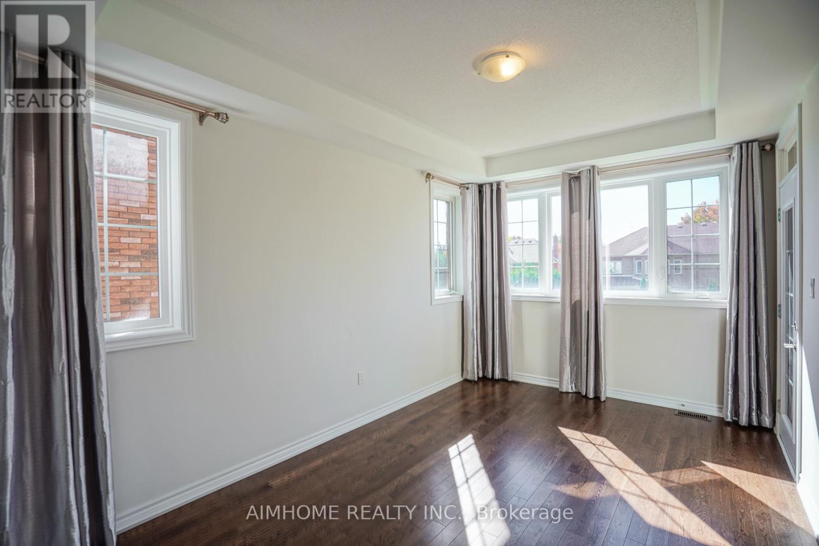 30 Brown Court, Newmarket, Ontario  L3Y 0C7 - Photo 14 - N12086942