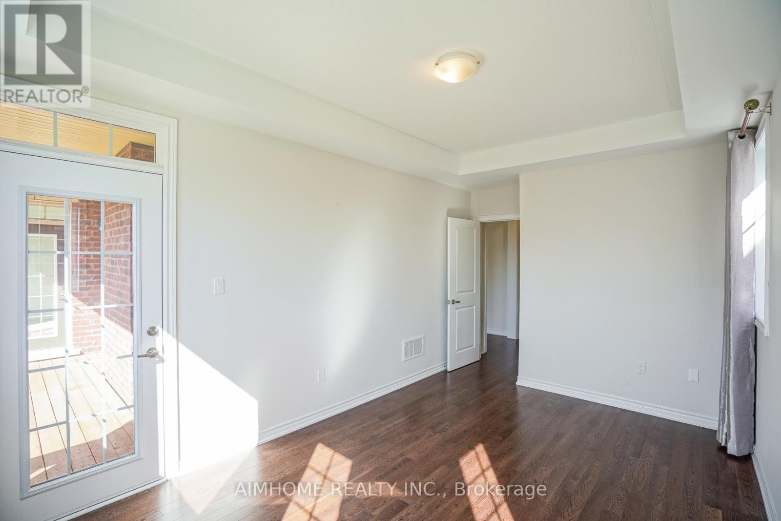 30 Brown Court, Newmarket, Ontario  L3Y 0C7 - Photo 15 - N12086942