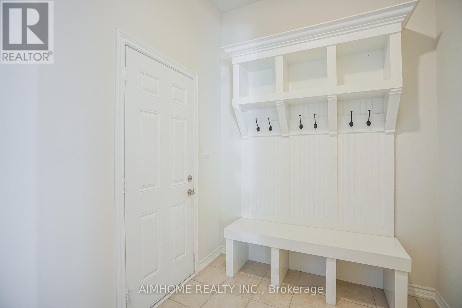 30 Brown Court, Newmarket, Ontario  L3Y 0C7 - Photo 16 - N12086942