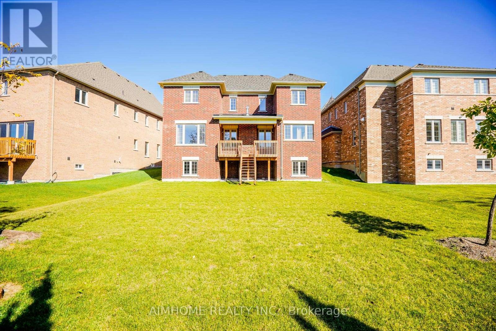 30 Brown Court, Newmarket, Ontario  L3Y 0C7 - Photo 38 - N12086942