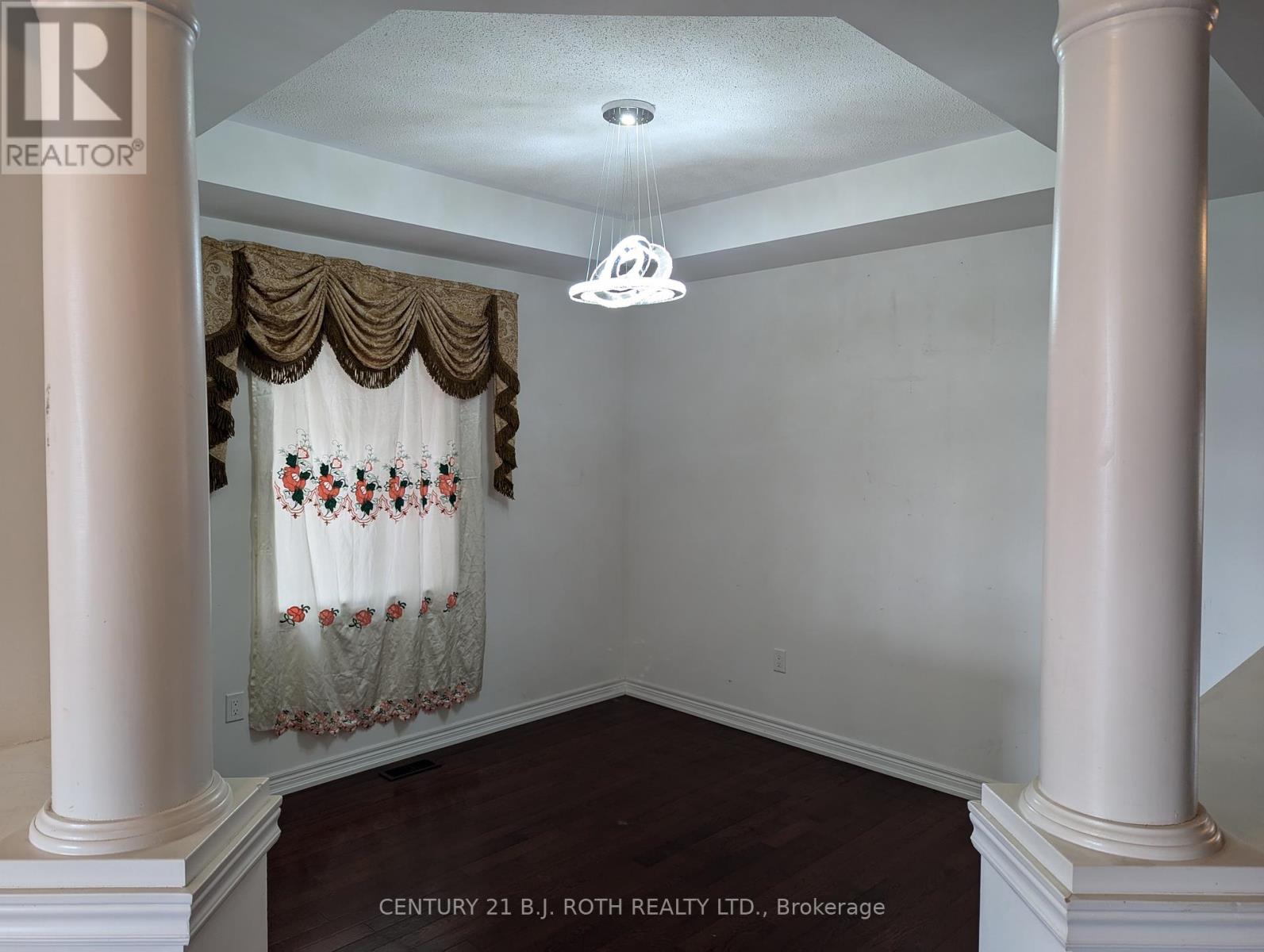 Property at 98 GOLD PARK GATE image 5