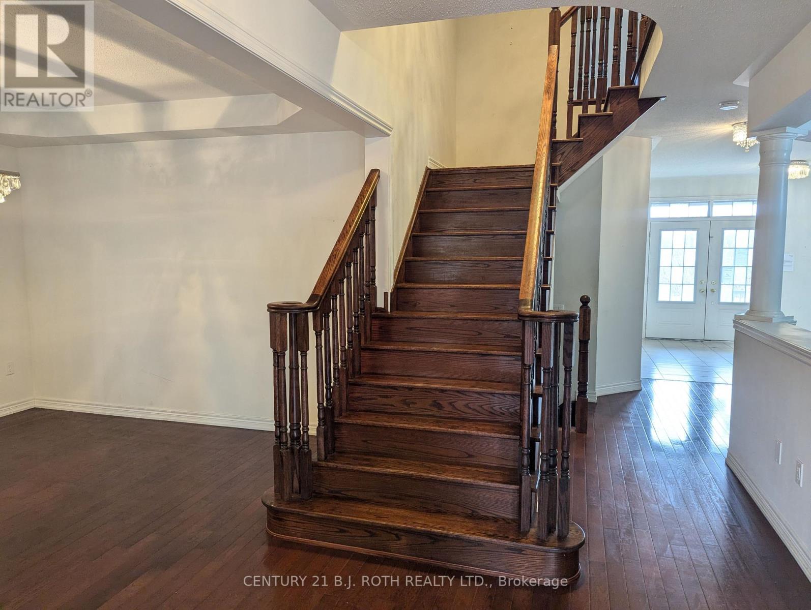 98 Gold Park Gate, Essa, Ontario  L0M 1B4 - Photo 8 - N12086943