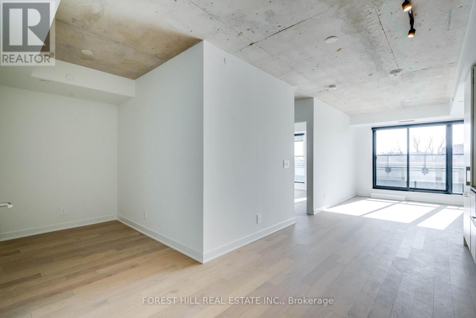 401 - 2720 Dundas Street W, Toronto, Ontario  M6P 0C3 - Photo 6 - W12086970