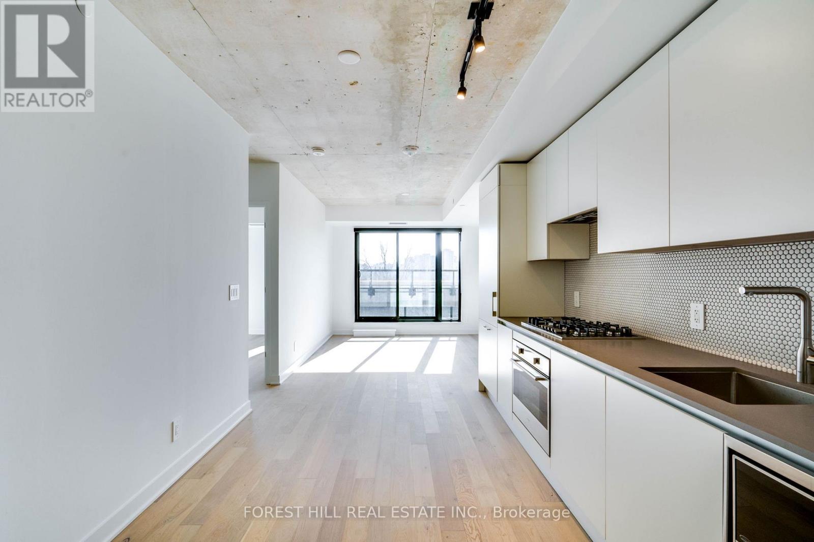 401 - 2720 Dundas Street W, Toronto, Ontario  M6P 0C3 - Photo 7 - W12086970