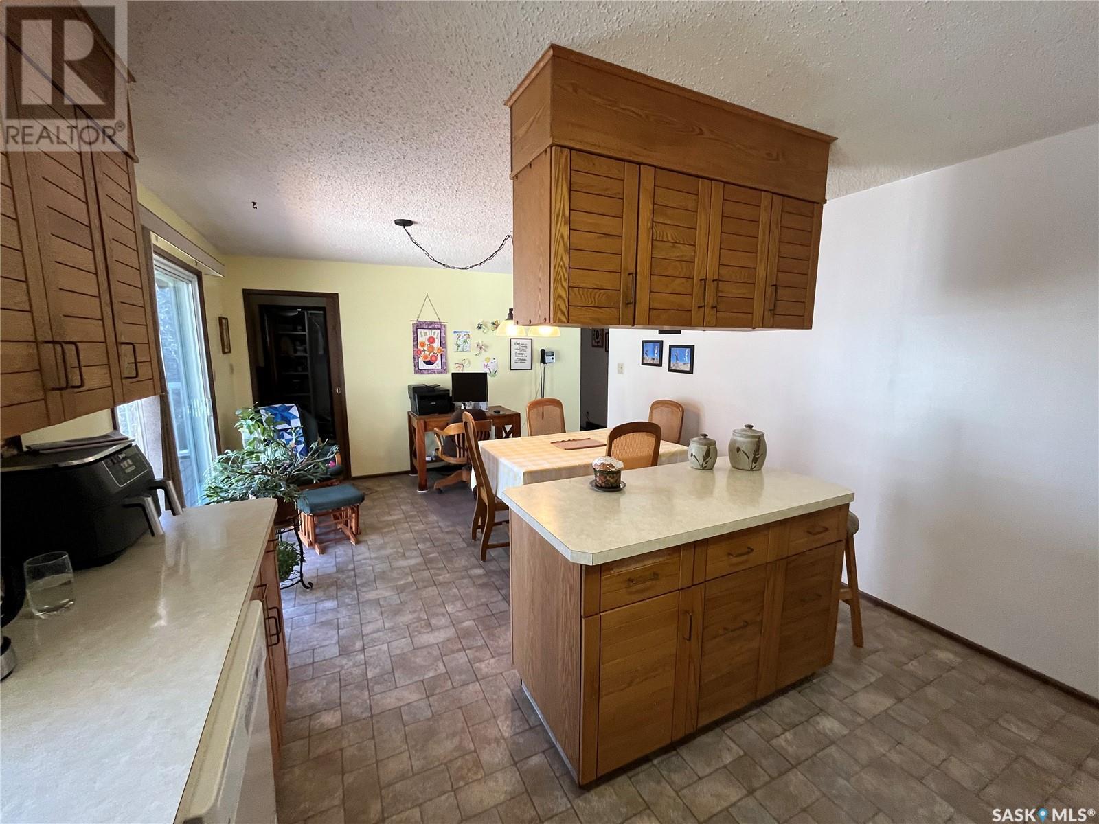 831 Tolen Drive, Wadena, Saskatchewan  S0A 4J0 - Photo 4 - SK002937
