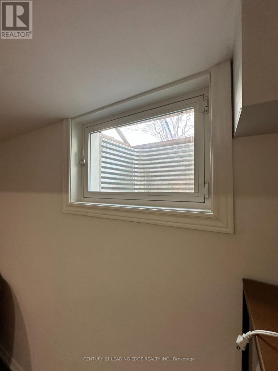 Bsmt - 69 Davisbrook Boulevard, Toronto, Ontario  M1T 2H6 - Photo 12 - E12086981