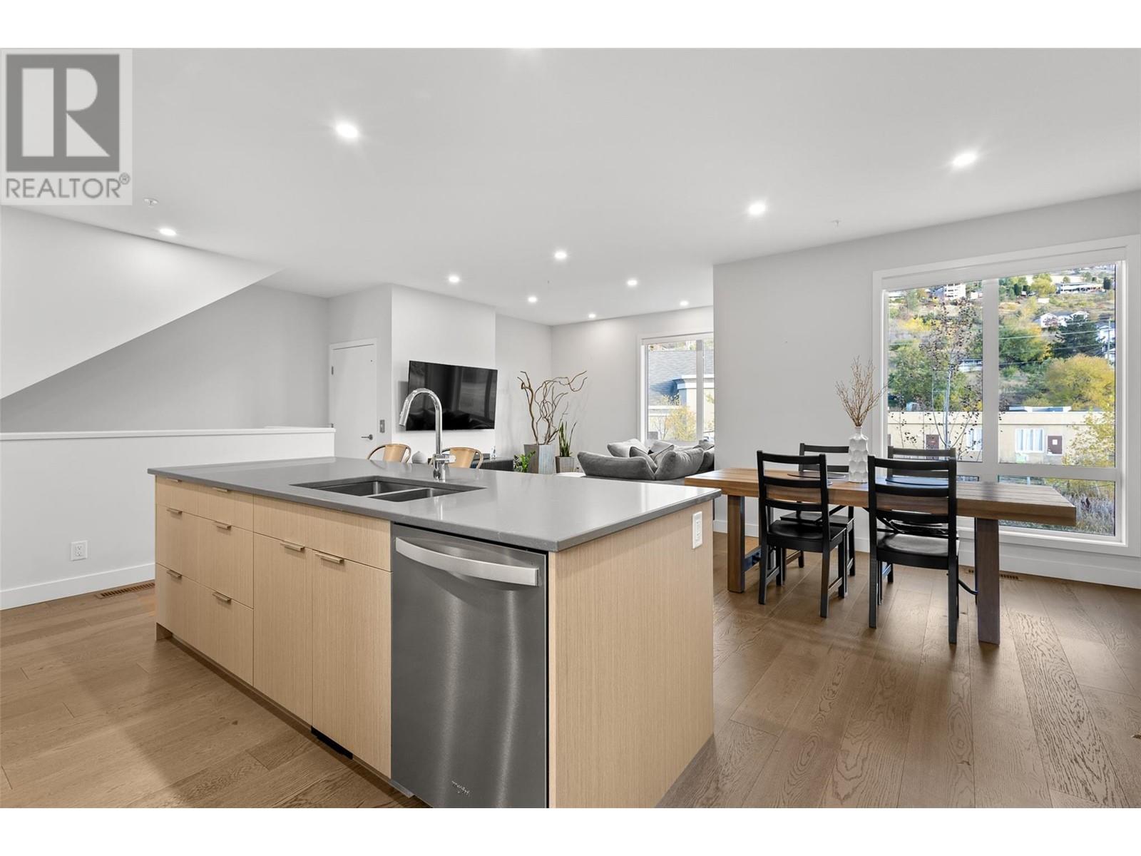Property at 3719 Woodsdale Road Unit# 3 image 4