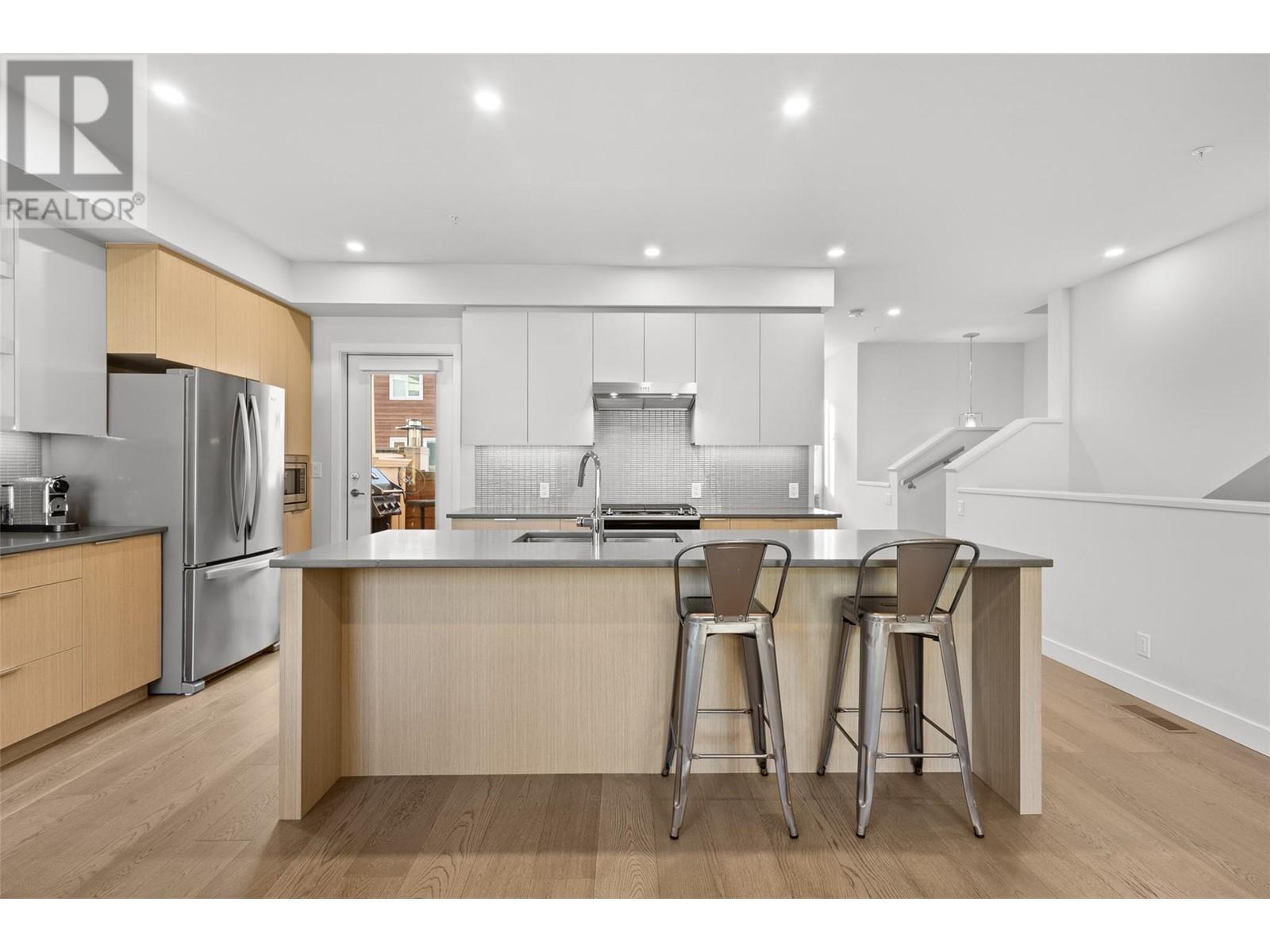 Property at 3719 Woodsdale Road Unit# 3 image 2