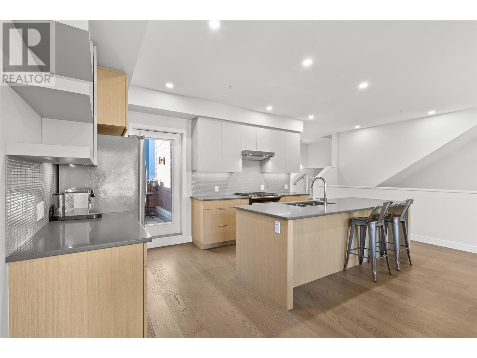 Property at 3719 Woodsdale Road Unit# 3 image 3