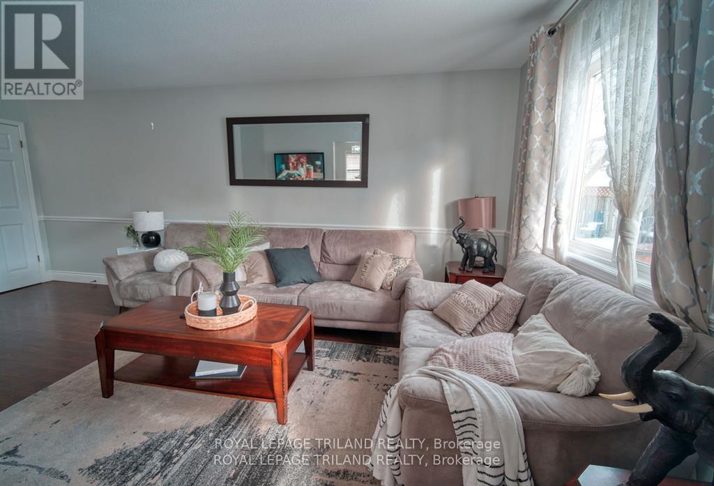 58 Stonehenge Court, London, Ontario  N5V 4M6 - Photo 3 - X12087003