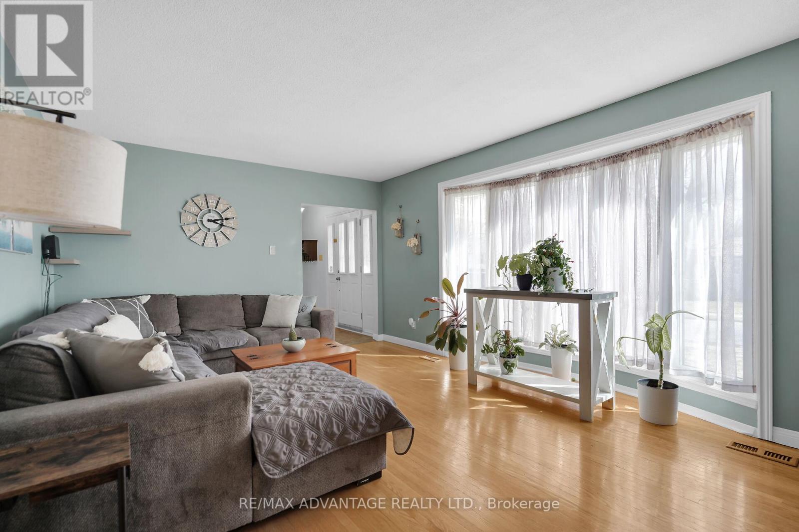 Photo 13 of 50 for 729 Chiddington Avenue