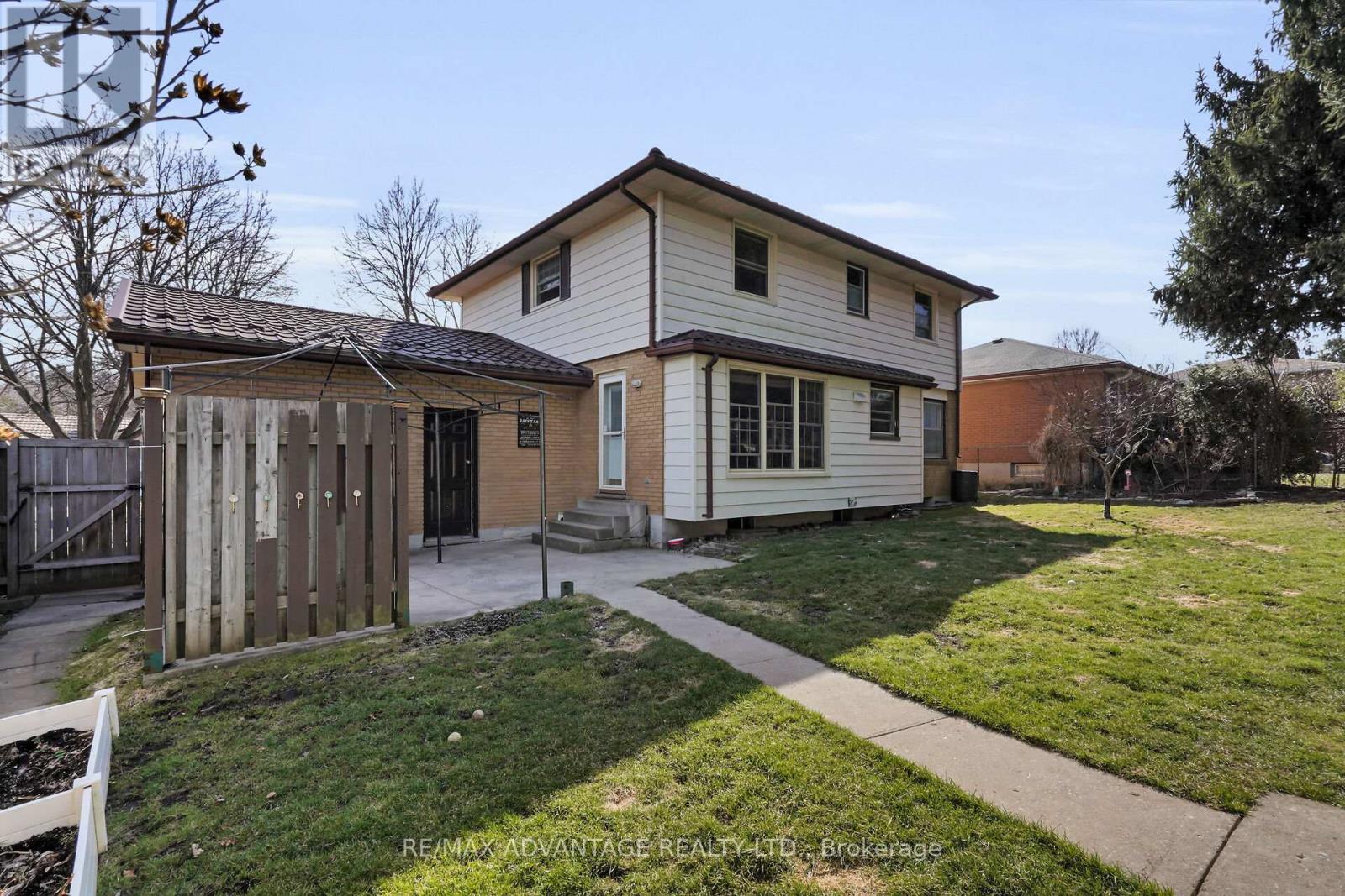 Photo 43 of 50 for 729 Chiddington Avenue