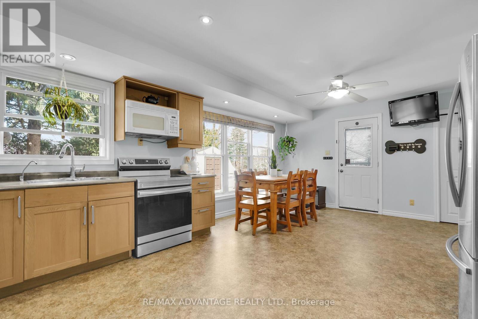 Photo 7 of 50 for 729 Chiddington Avenue