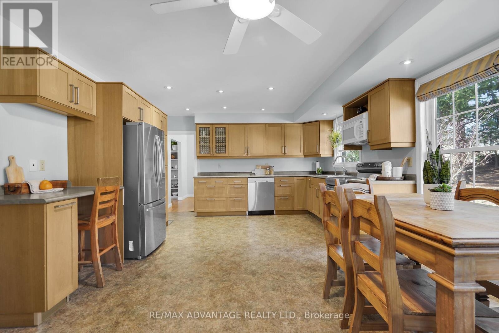 Photo 9 of 50 for 729 Chiddington Avenue