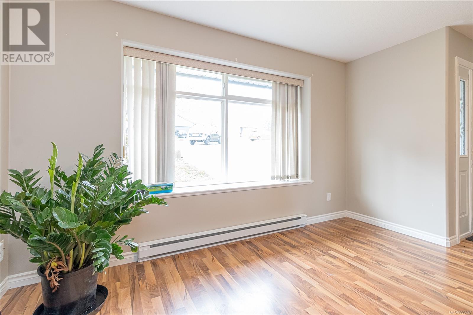 Property at 256 Tahoe Ave image 4